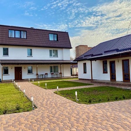 Hotel Rioro à Myrhorod Extérieur photo