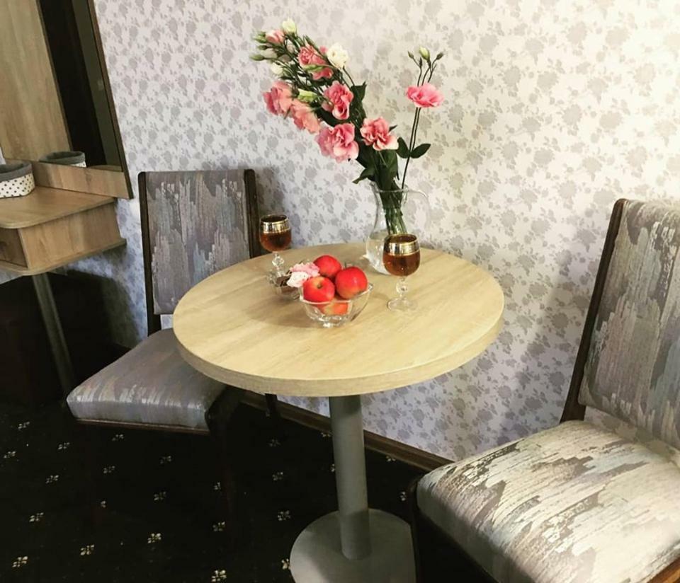 Hotel Rioro à Myrhorod Extérieur photo