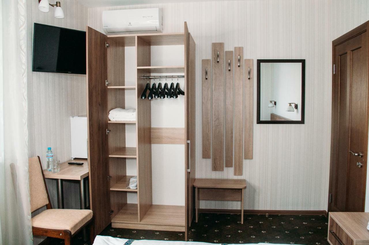 Hotel Rioro à Myrhorod Extérieur photo