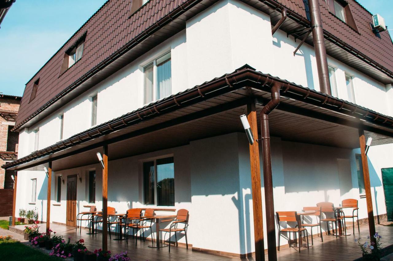 Hotel Rioro à Myrhorod Extérieur photo