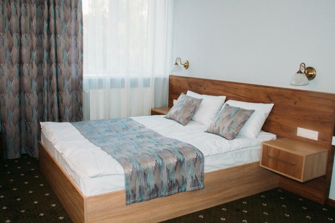 Hotel Rioro à Myrhorod Extérieur photo
