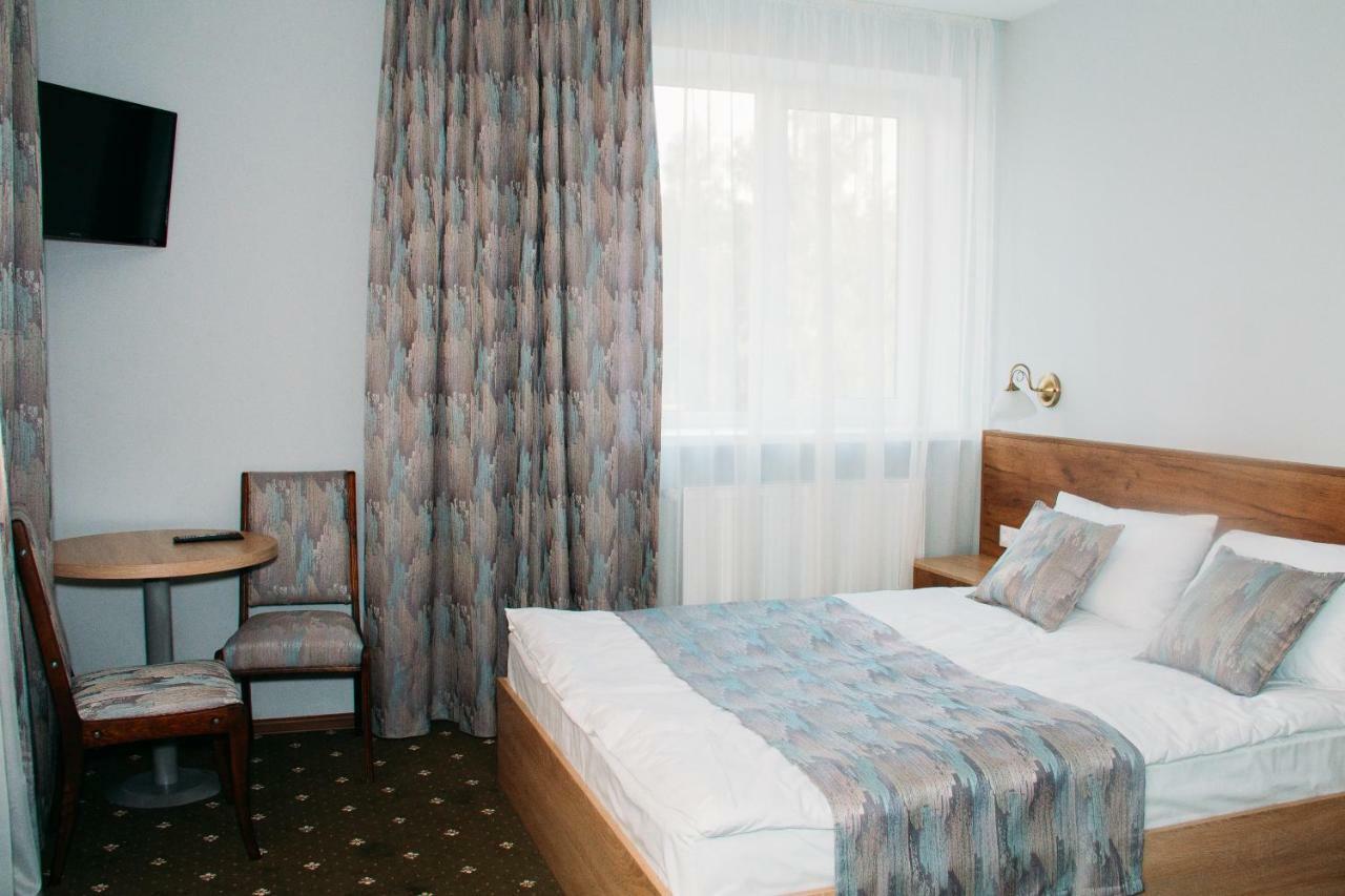 Hotel Rioro à Myrhorod Extérieur photo