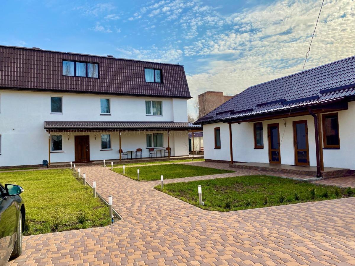 Hotel Rioro à Myrhorod Extérieur photo